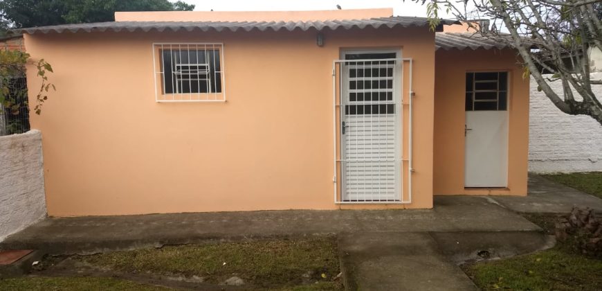 BOA CASA C/ÓTIMO PÁTIO