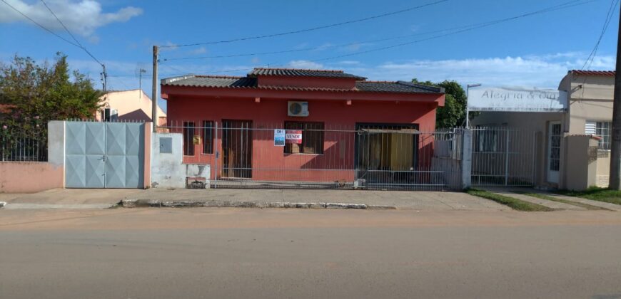 ÓTIMA CASA COM PISCINA