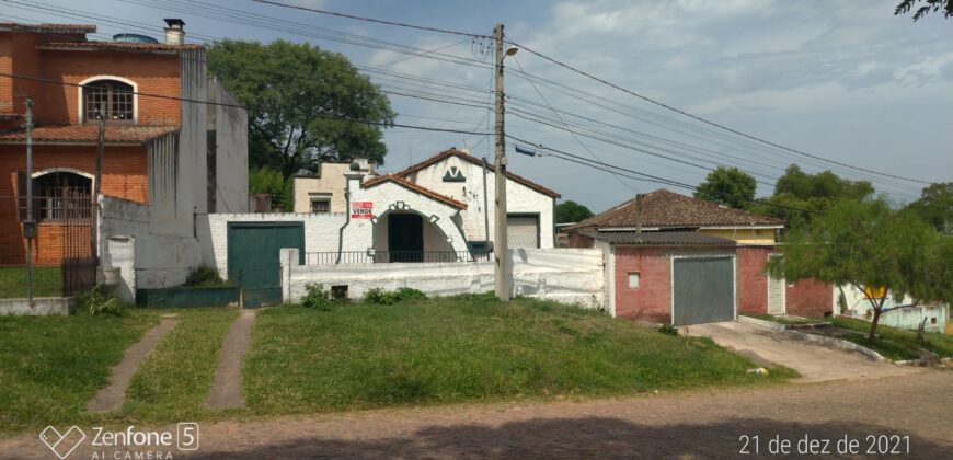 CASA COM ÓTIMO TERRENO