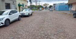 CASA A MEIA QUADRA PRAÇA DAS CARRETAS