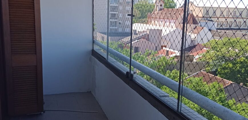 CONFORTÁVEL APARTAMENTO CENTRAL