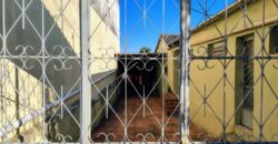 ÓTIMA CASA COM SALÃO E BANHEIRO ANEXO