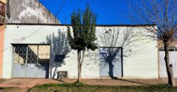 ÓTIMA CASA COM SALÃO E BANHEIRO ANEXO