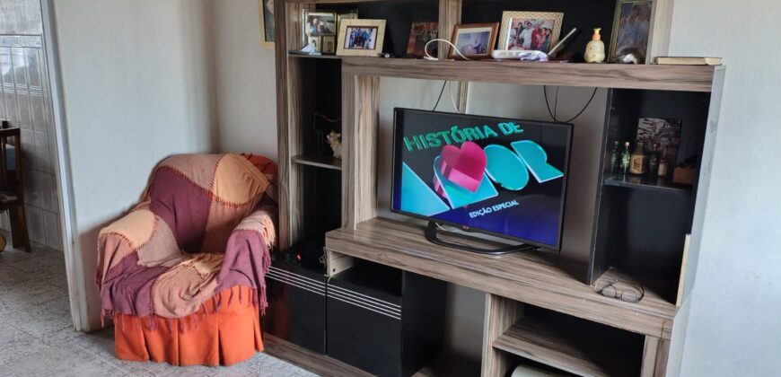 ÓTIMA CASA FRENTE ASFALTO