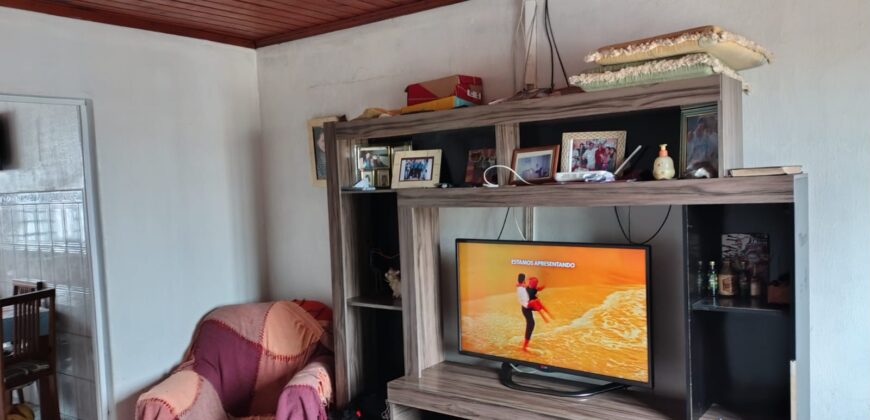 ÓTIMA CASA FRENTE ASFALTO