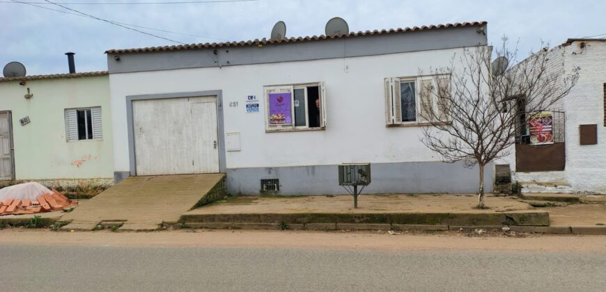 ÓTIMA CASA FRENTE ASFALTO