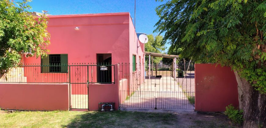 BOA CASA COM ÓTIMO TERRENO BAIRRO SÃO JUDAS