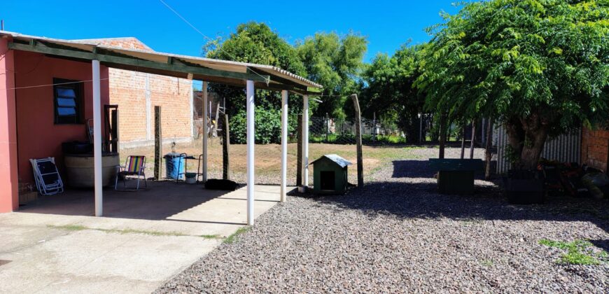 BOA CASA COM ÓTIMO TERRENO BAIRRO SÃO JUDAS
