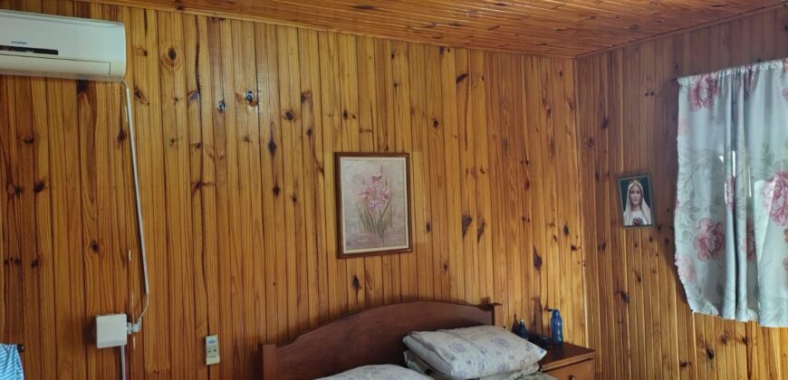 CASA DE MADEIRA NOBRE (ótima conservação)