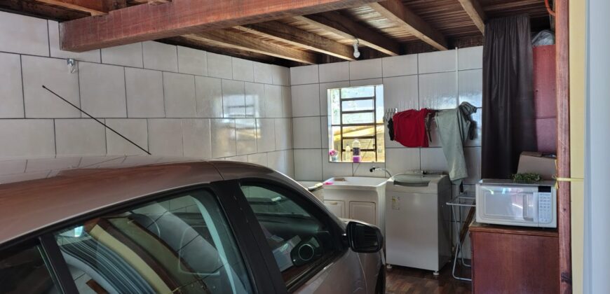 CASA DE MADEIRA NOBRE (ótima conservação)