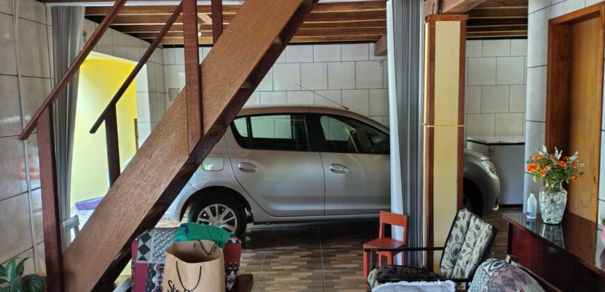 CASA DE MADEIRA NOBRE (ótima conservação)