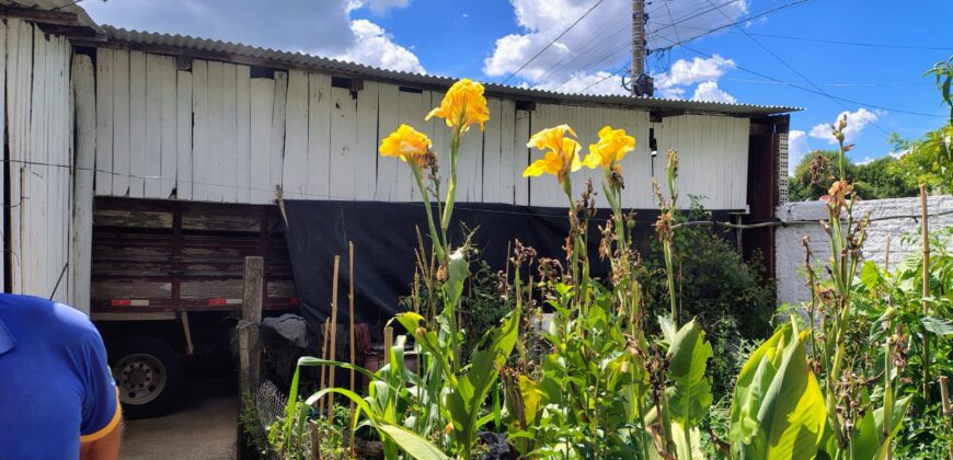 CASA DE MADEIRA NOBRE (ótima conservação)