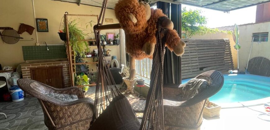 BOA CASA A MEIA QUADRA DO COLÉLIO JULINHA – MEIA QUADRA ASFALTO –