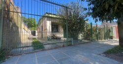 BOA CASA A MEIA QUADRA DO COLÉLIO JULINHA – MEIA QUADRA ASFALTO –