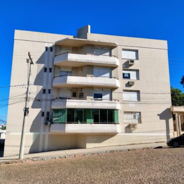 OTIMO APARTAMENTO COM SACADA