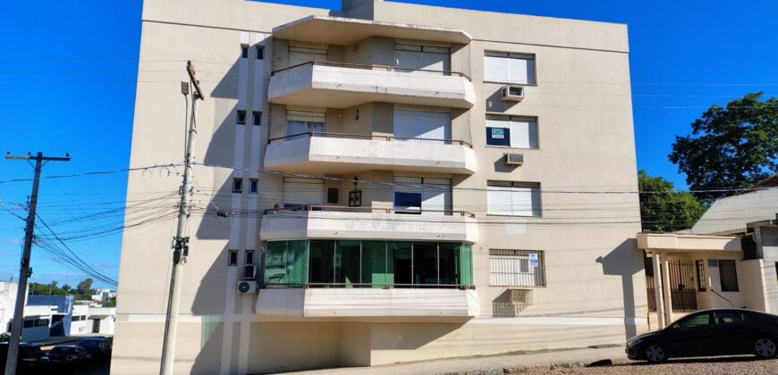 OTIMO APARTAMENTO COM SACADA