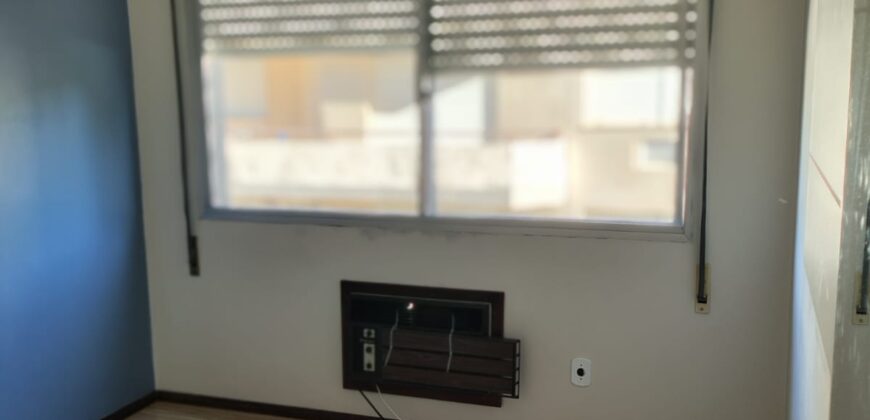 OTIMO APARTAMENTO COM SACADA