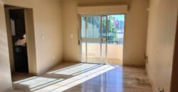 OTIMO APARTAMENTO COM SACADA