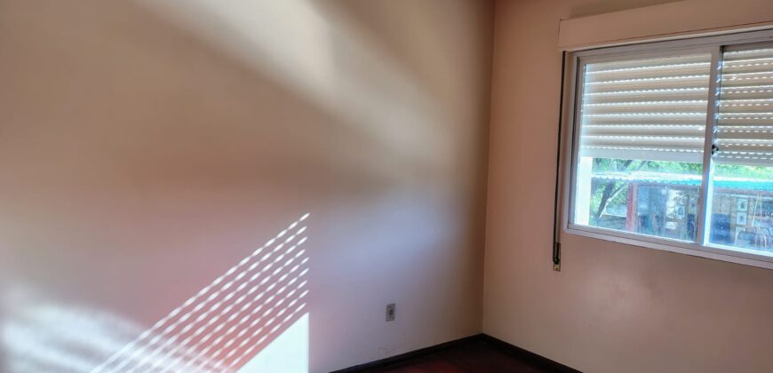 OTIMO APARTAMENTO COM SACADA