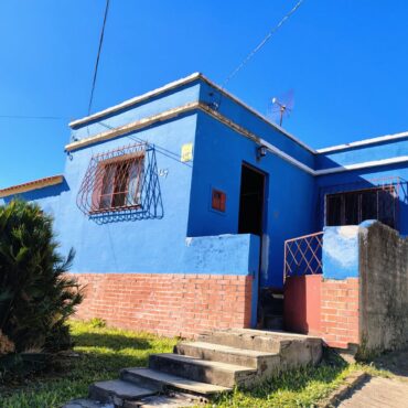 CASA COM EXCELENTE TERRENO “GETÚLIO VARGAS”