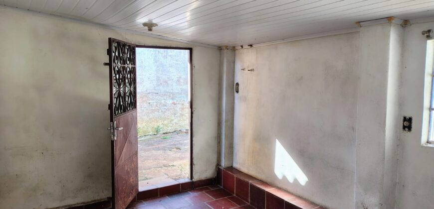CASA COM EXCELENTE TERRENO “GETÚLIO VARGAS”