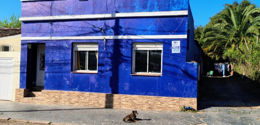 CASA CENTRAL COM ÓTIMO TERRENO