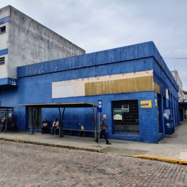 PRÉDIO COMERCIAL NO CORAÇÃO DA CIDADE